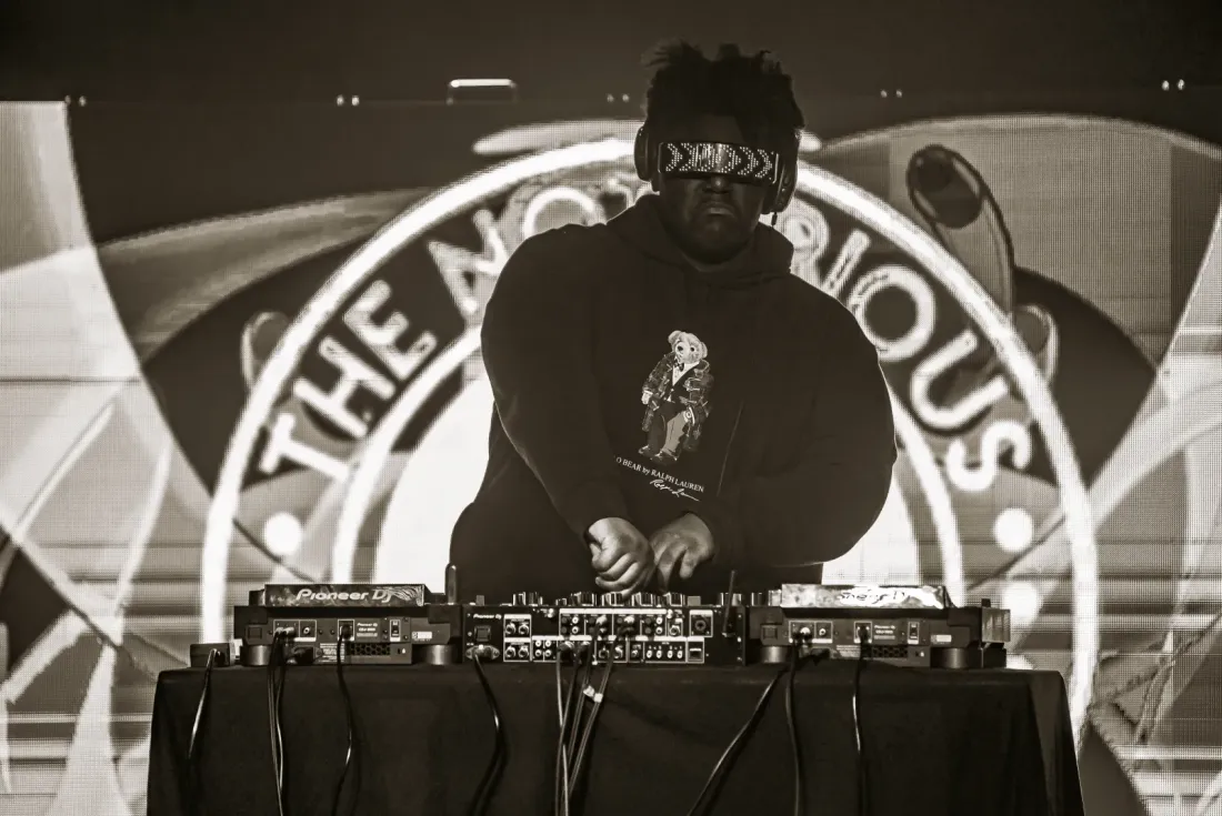 Ol' Boy live, frame 10
