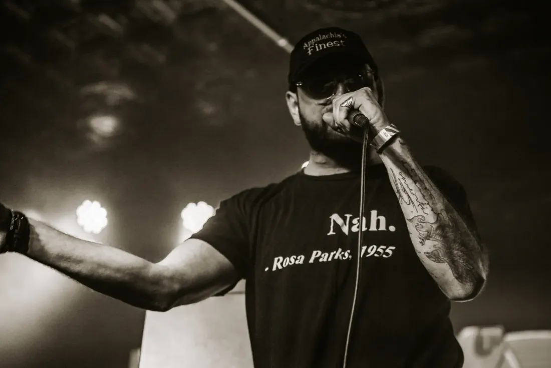 Ol' Boy live, frame 4
