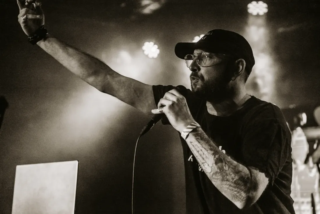 Ol' Boy live, frame 7