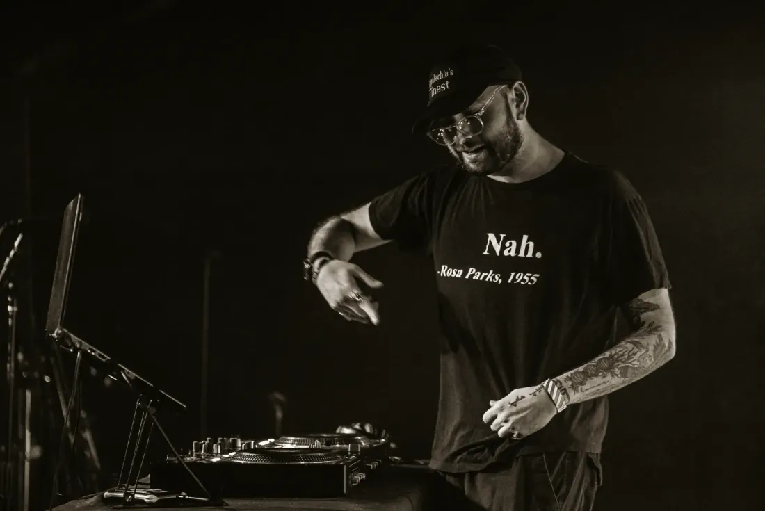 Ol' Boy live, frame 12