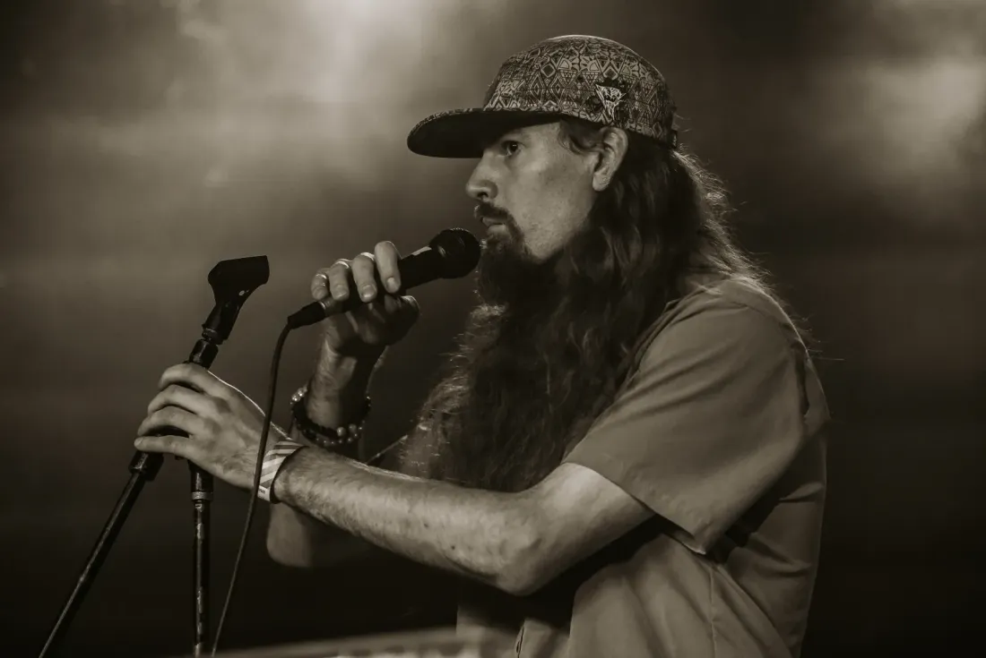 Ol' Boy live, frame 2