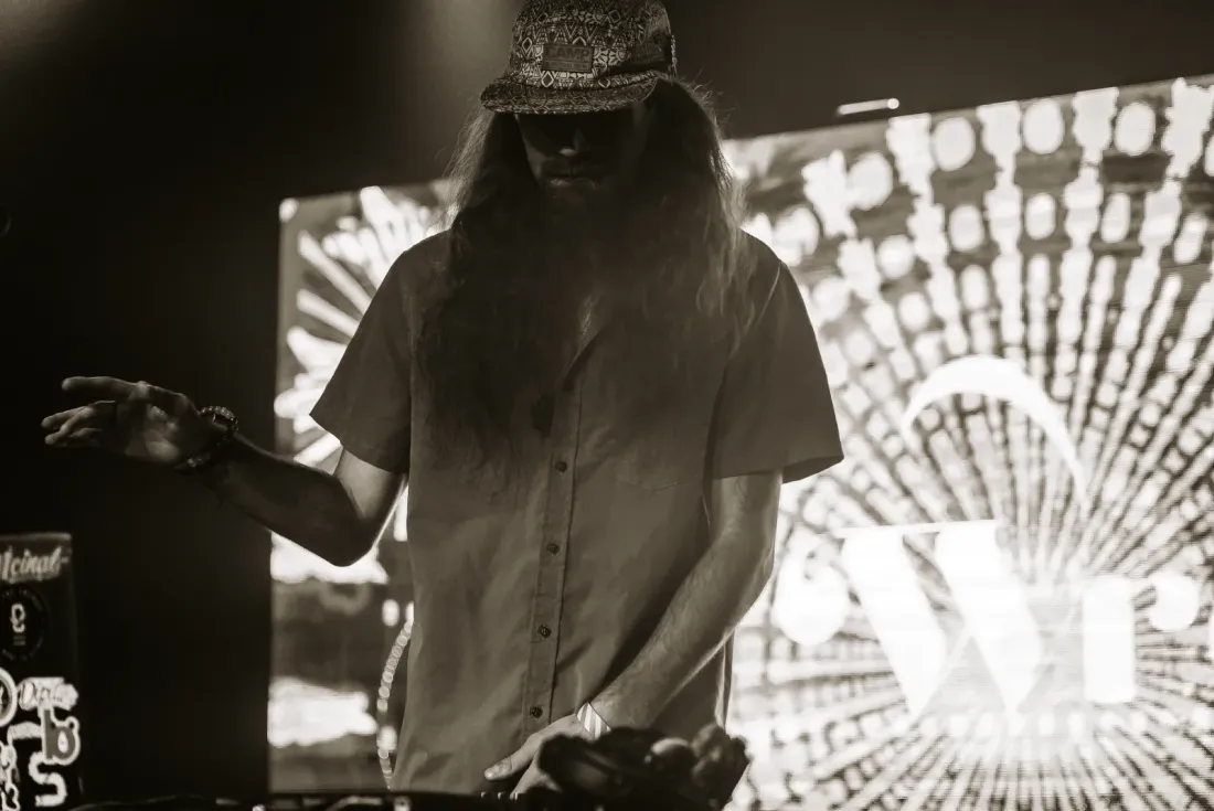 Ol' Boy live, frame 16